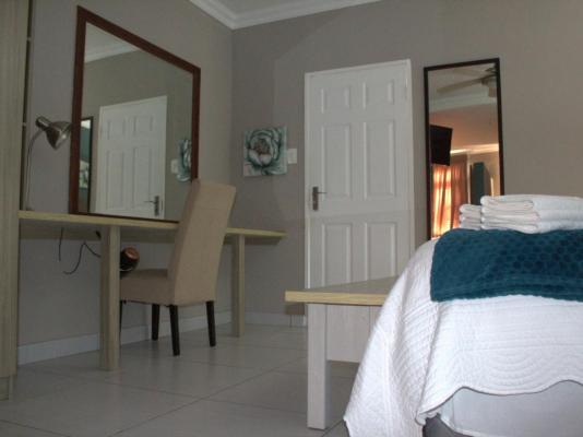 Room image 4