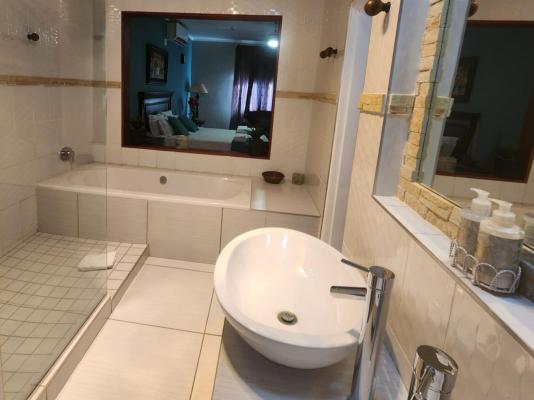 Room image 1