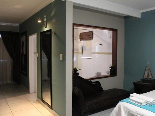 Room image 2