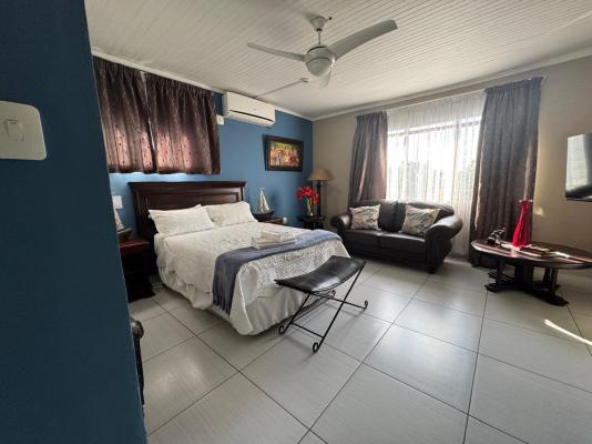 Room image 4