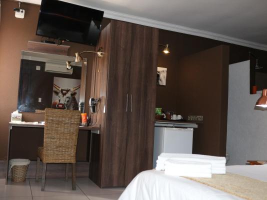 Room image 3