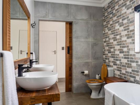 Ranch River Lodge - 282150