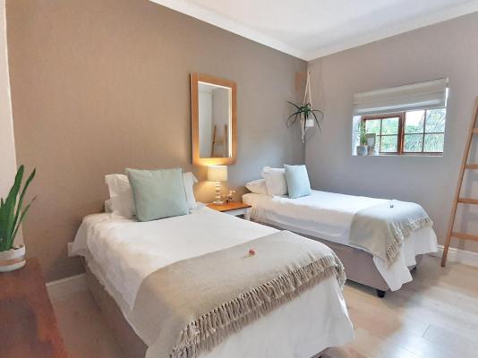 Room image 1
