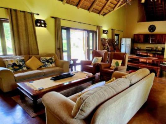 Ntoma Safari & Golf Villa - Photo of the whole room