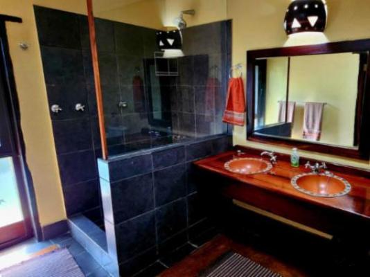 Ntoma Safari & Golf Villa - Bathroom