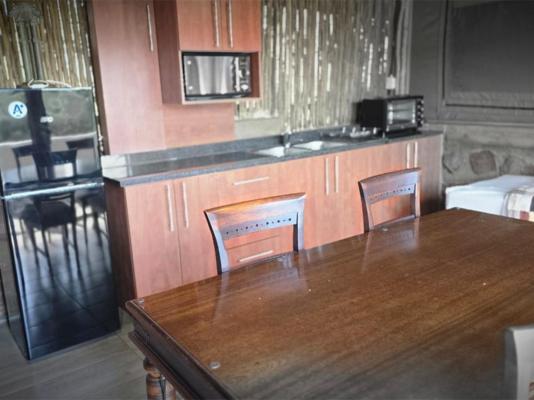 Thulani Game Lodge & Eco Estate - 282409