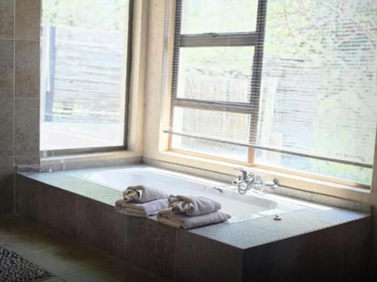 Thulani Game Lodge & Eco Estate - 282411