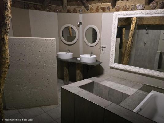 Thulani Game Lodge & Eco Estate - 282421
