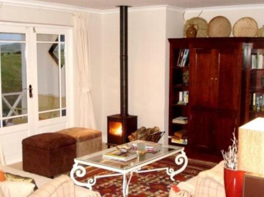 Aloe Cottage - Living Room