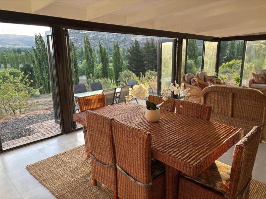 105,107,127,128 Clarens Golf Villas - 282572