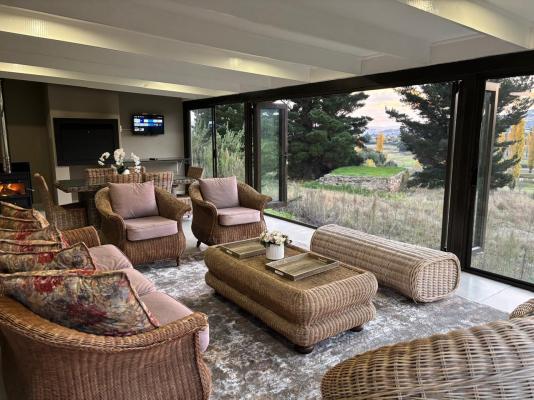 105,107,127,128 Clarens Golf Villas - 282575
