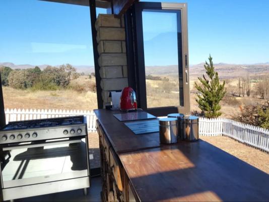 105,107,127,128 Clarens Golf Villas - 282580