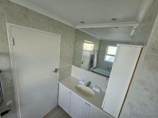 Beach Villa @ Woodbridge Island - Bathroom