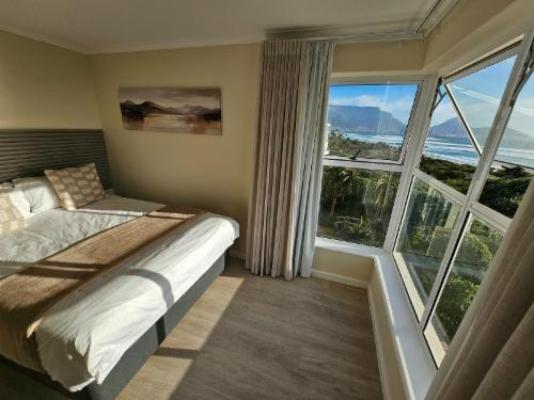 Beach Villa @ Woodbridge Island - Photo of the whole room