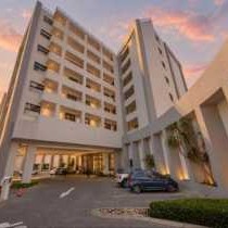 Menlyn 1-Bed Apartment Parking & Pool - Property / Building
