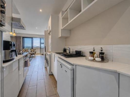 Menlyn 1-Bed Apartment Parking & Pool - Breakfast area