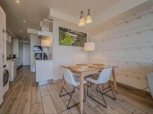 Menlyn 1-Bed Apartment Parking & Pool - Breakfast area