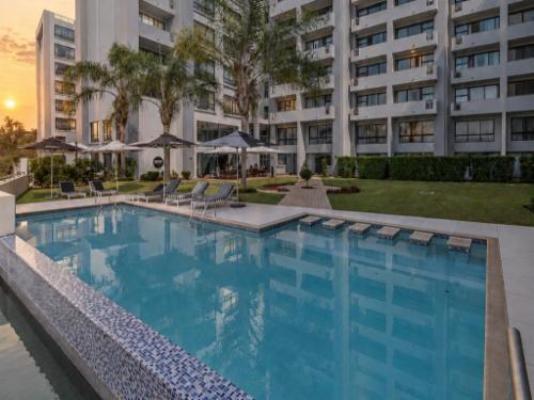 Menlyn 1-Bed Apartment Parking & Pool - Swimming pool