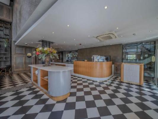 Menlyn 1-Bed Apartment Parking & Pool - Breakfast area