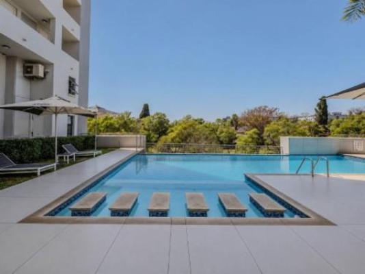 Menlyn 1-Bed Apartment Parking & Pool - Swimming pool