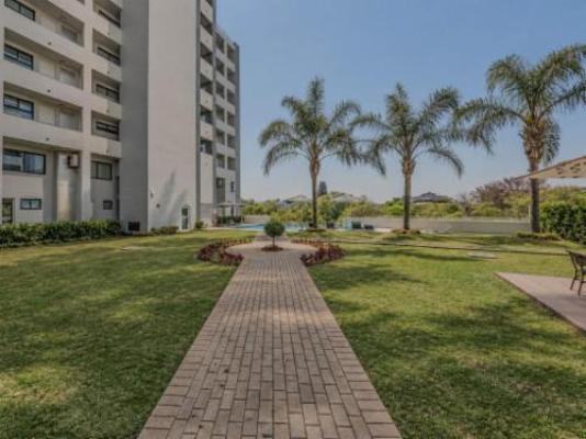 Menlyn 1-Bed Apartment Parking & Pool - Garden