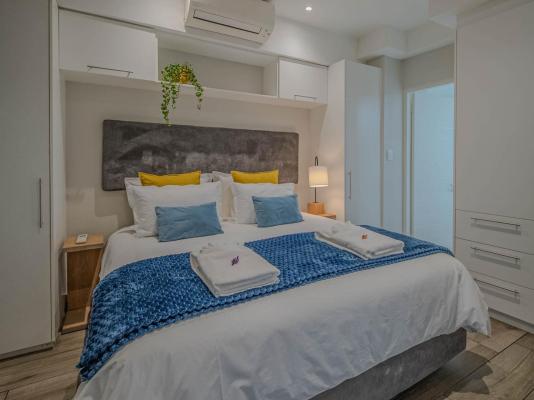 Menlyn 1-Bed Apartment Parking & Pool - 282632
