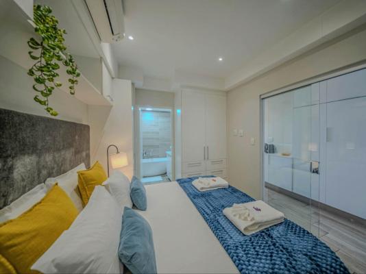 Menlyn 1-Bed Apartment Parking & Pool - 282633