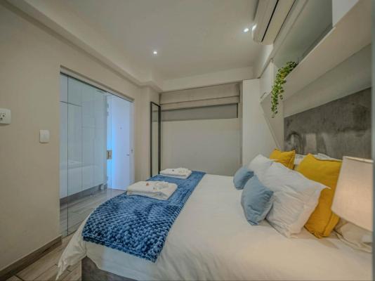 Menlyn 1-Bed Apartment Parking & Pool - 282636