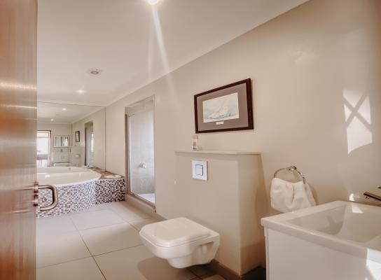 Room image 13