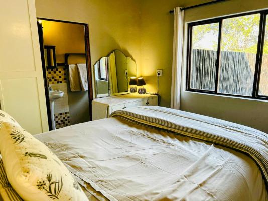 Leadwood Tree Safari Lodge 695 - 282740