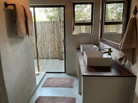 Leadwood Tree Safari Lodge 695 - 282749