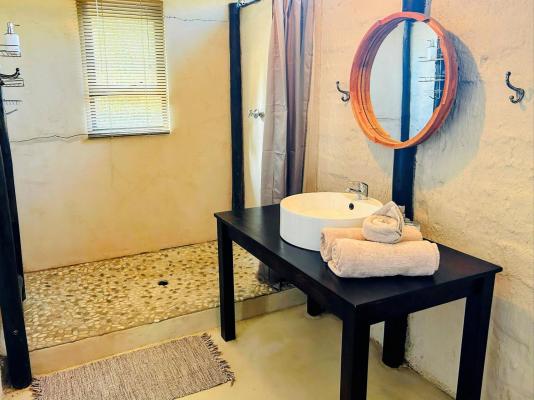 Leadwood Tree Safari Lodge 695 - 282752