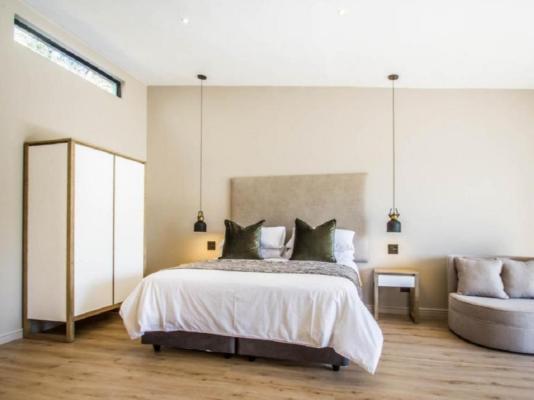 Room image 1