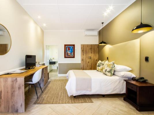 Room image 4