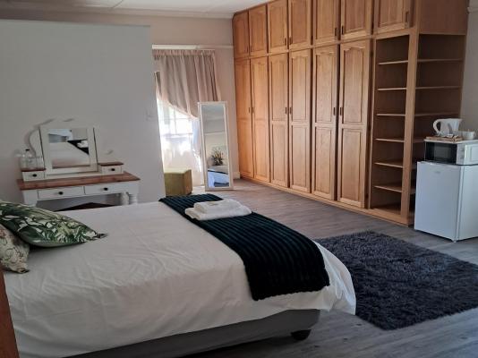 Room image 3