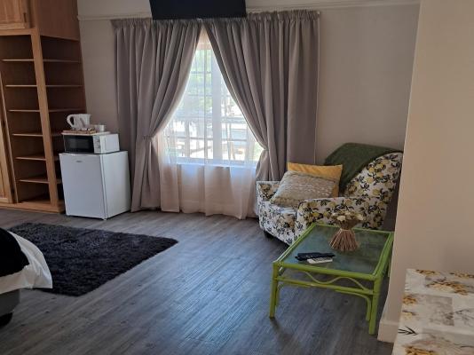 Room image 4