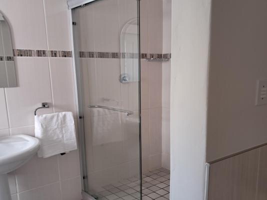 Room image 2
