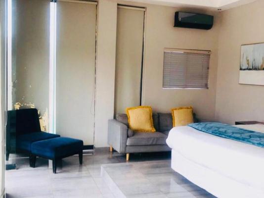 Room image 4