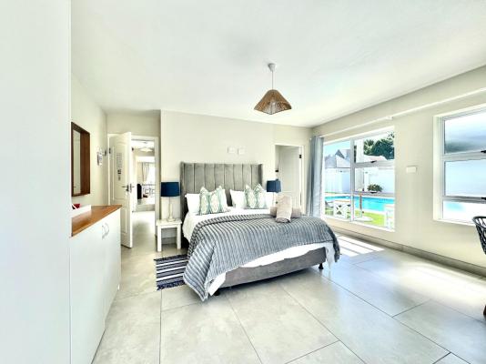 Adrift Guesthouse - 283689