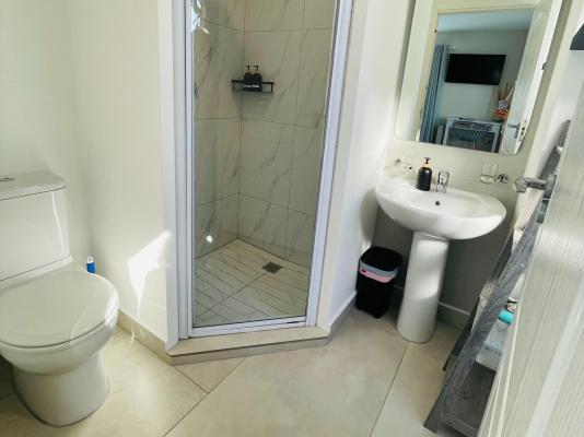 Adrift Guesthouse - 283693