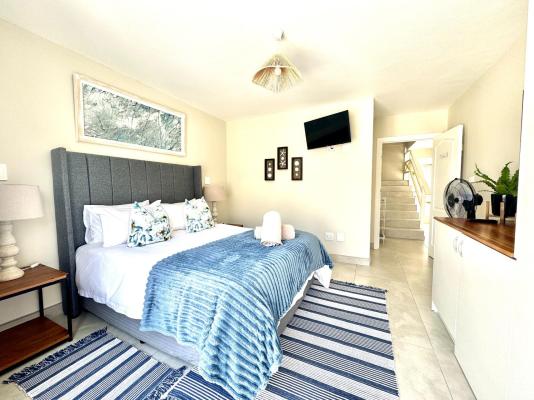 Adrift Guesthouse - 283695