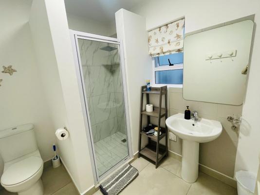 Adrift Guesthouse - 283698