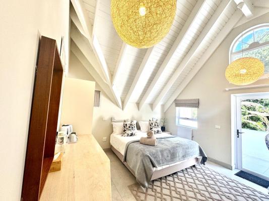 Adrift Guesthouse - 283708
