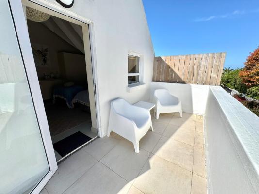 Adrift Guesthouse - 283709