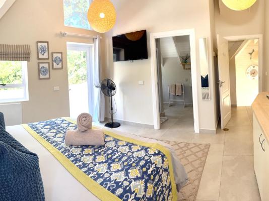Adrift Guesthouse - 283710