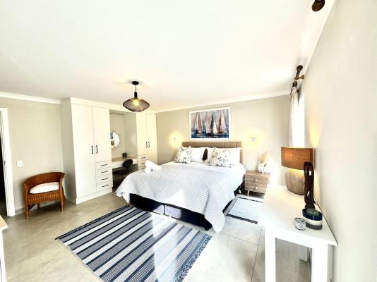 Adrift Guesthouse - 283713