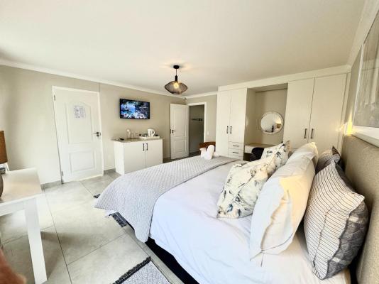 Adrift Guesthouse - 283714