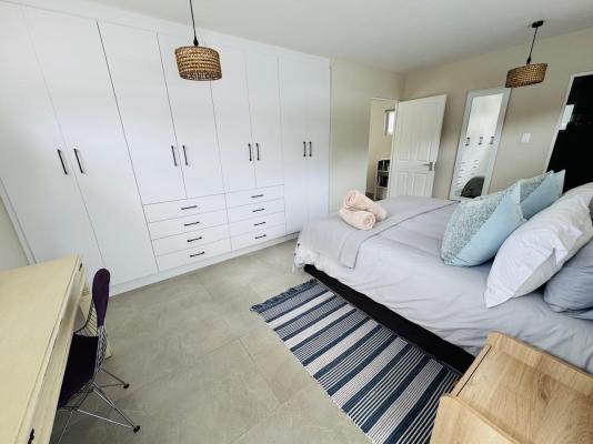 Adrift Guesthouse - 283725