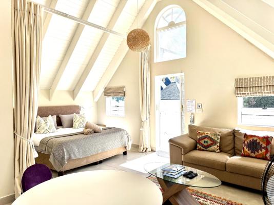 Adrift Guesthouse - 283729