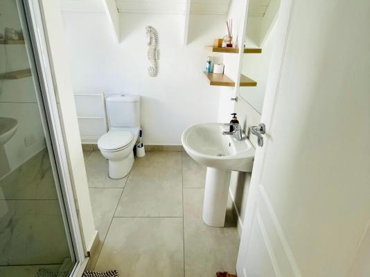 Adrift Guesthouse - 283730